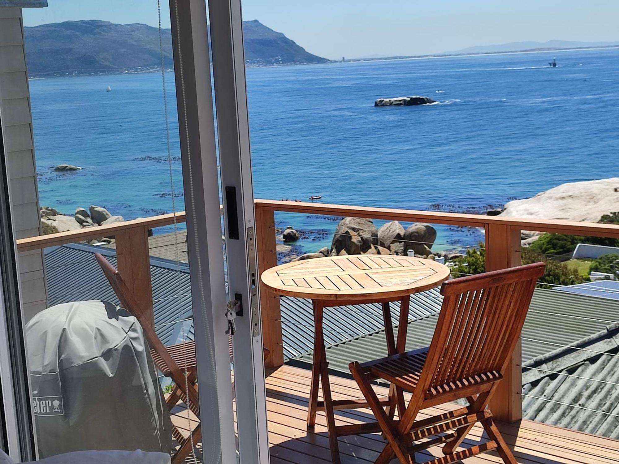 Penguins View Guesthouse Саймонстаун Экстерьер фото