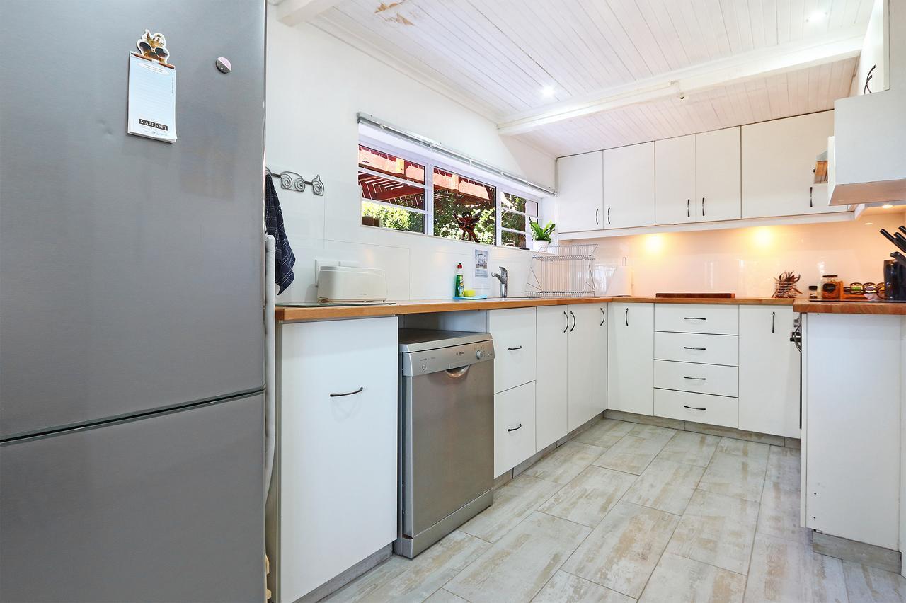 Penguins View Guesthouse Саймонстаун Экстерьер фото