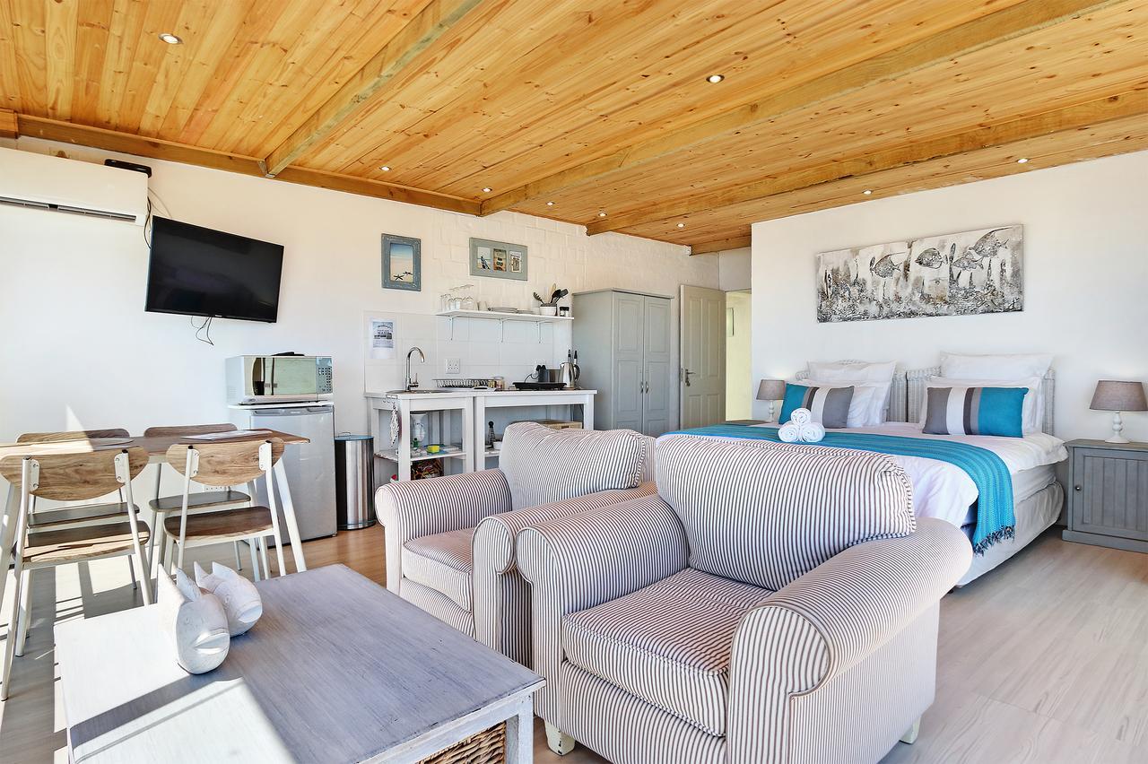 Penguins View Guesthouse Саймонстаун Экстерьер фото
